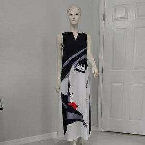 Stylish Black and White Graphic Maxi Dress